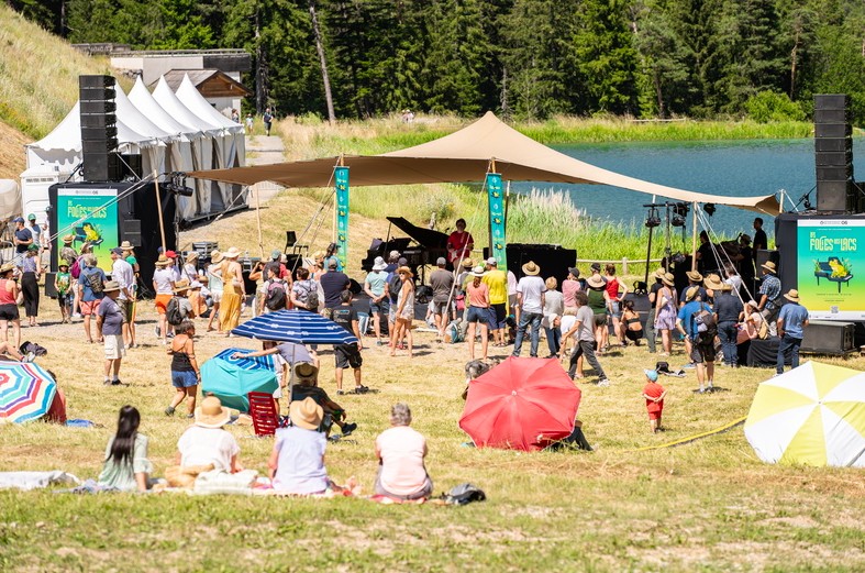 Photo d'une pianiste au folies du Lac