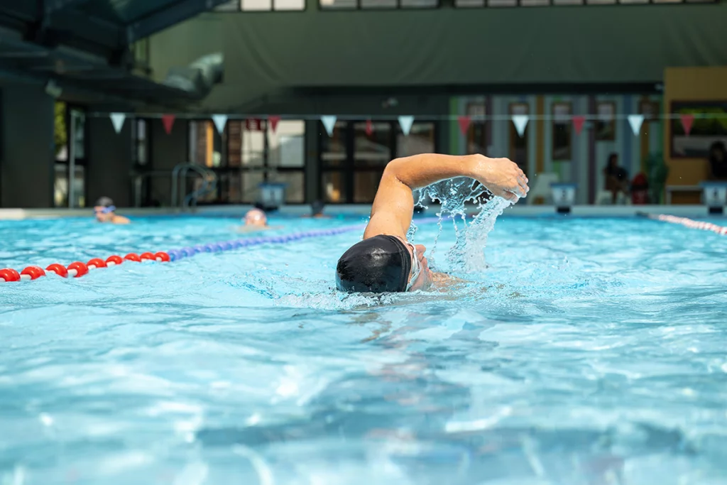 Photo d'un nageur dans la piscine de Valdeblore